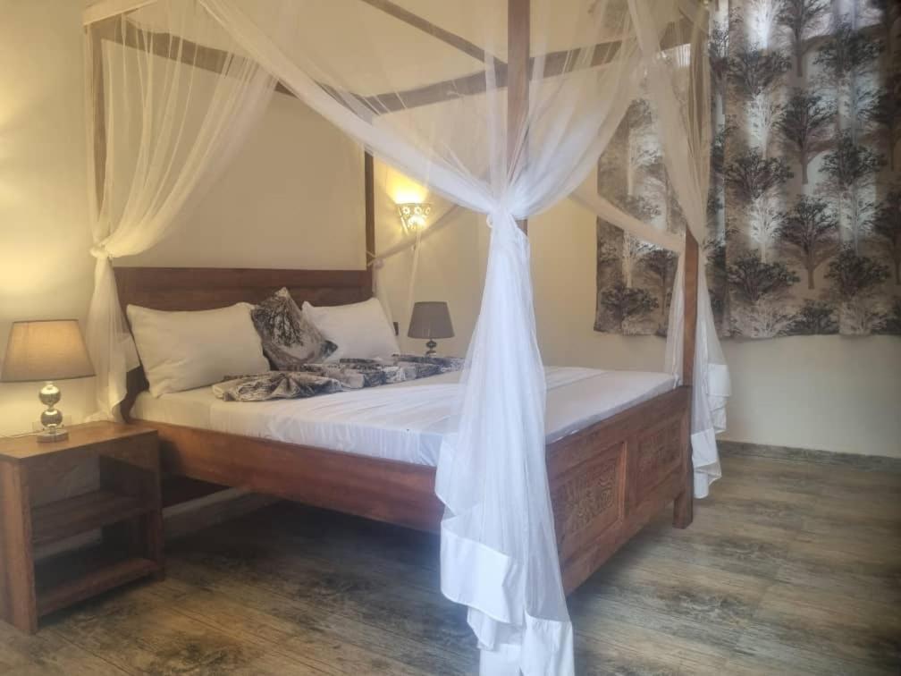 Abdul-guest House