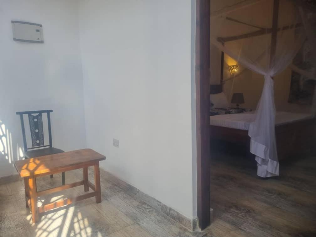 Abdul-guest House